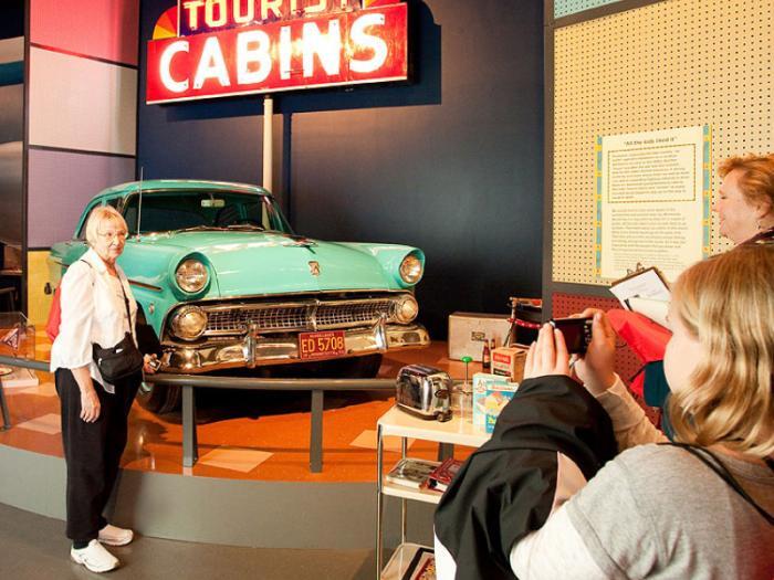 Visual representation of life on the home front during WWII.